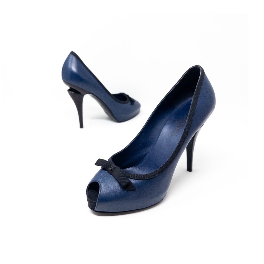 Chanel Peep Toe Pumps Heels (Sz 38.5) Leather & Grosgrain Bow CC Navy Black 2009
